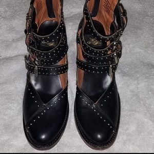 Felicity Freebird by Steven